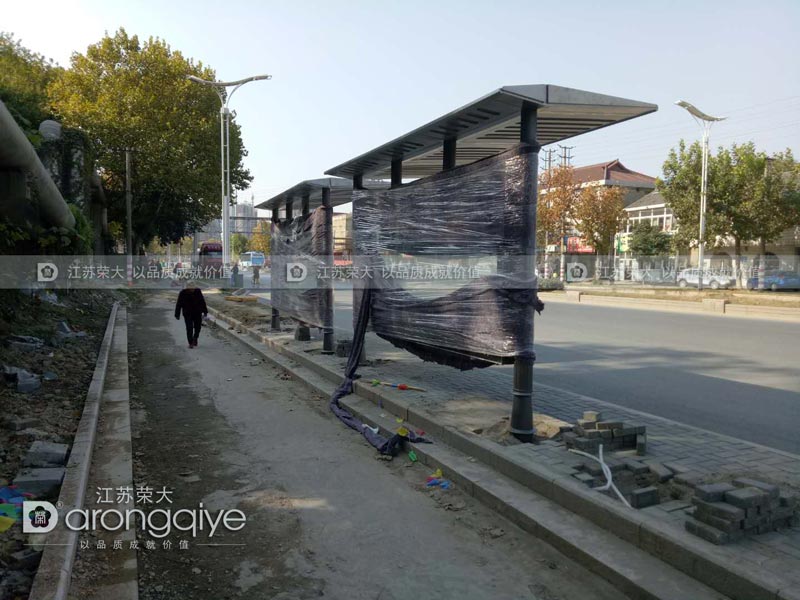 九江公交候車亭實(shí)物案例